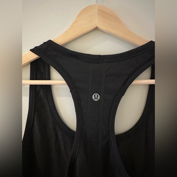 Lululemon Swiftly Tech Black and Gray Ombré Racerback Tank Top Sz 10 - Picture 3 of 4